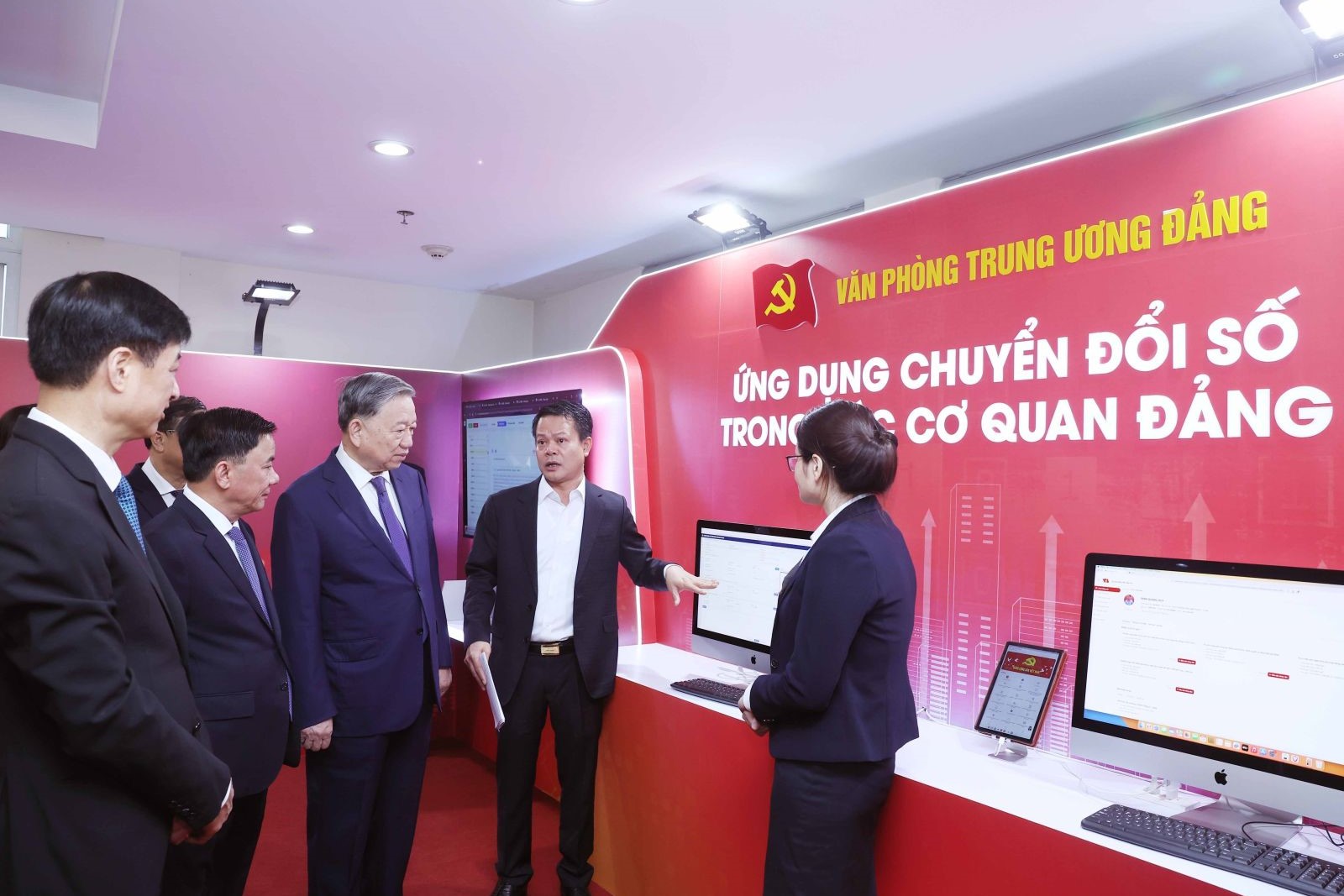 Từ 20/9, ứng dụng “Sổ tay đảng viên điện tử” được triển khai tại Đảng ủy Văn phòng Trung ương Đảng
